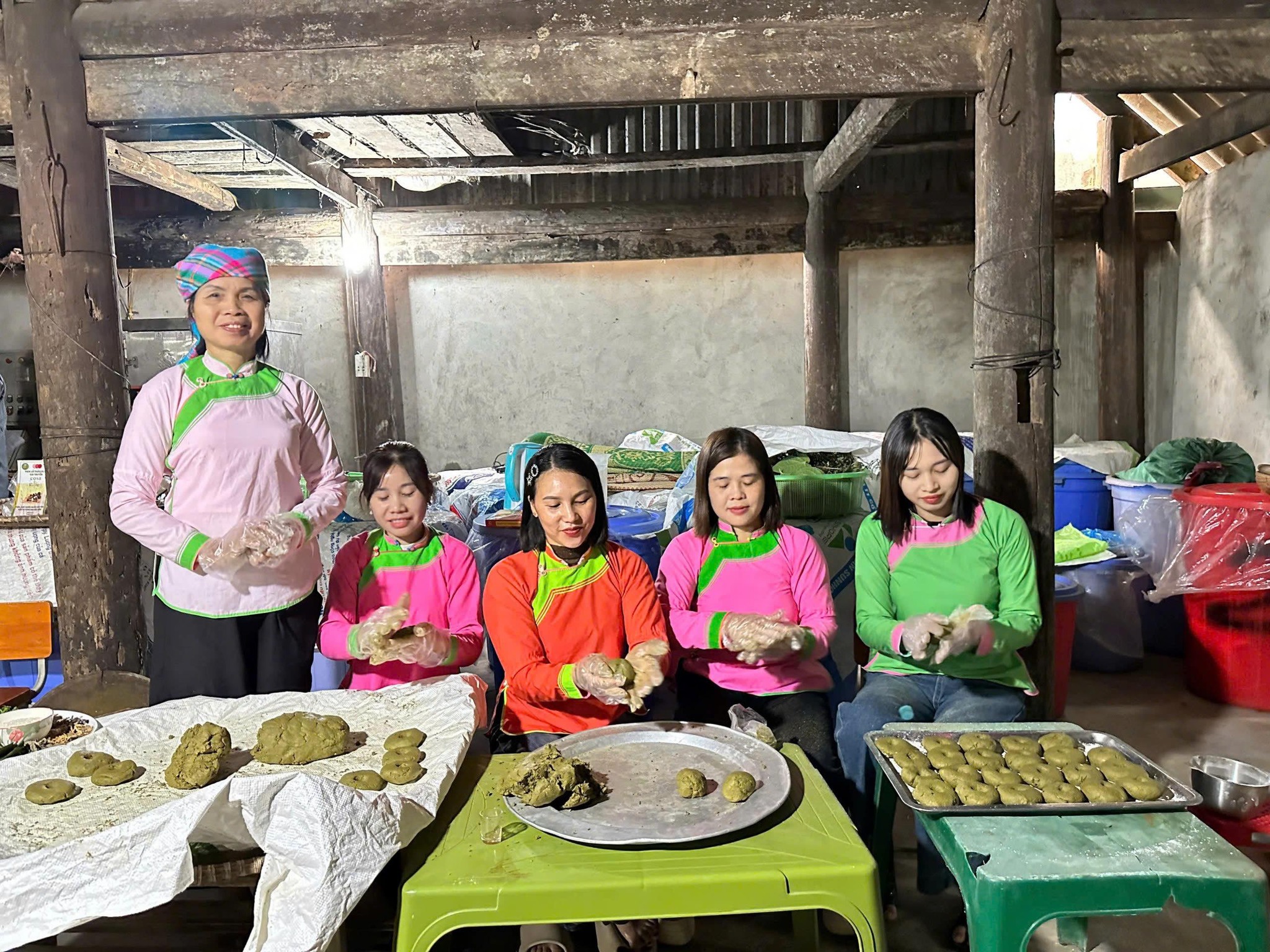 Rượu Men Lá Bản Giáy